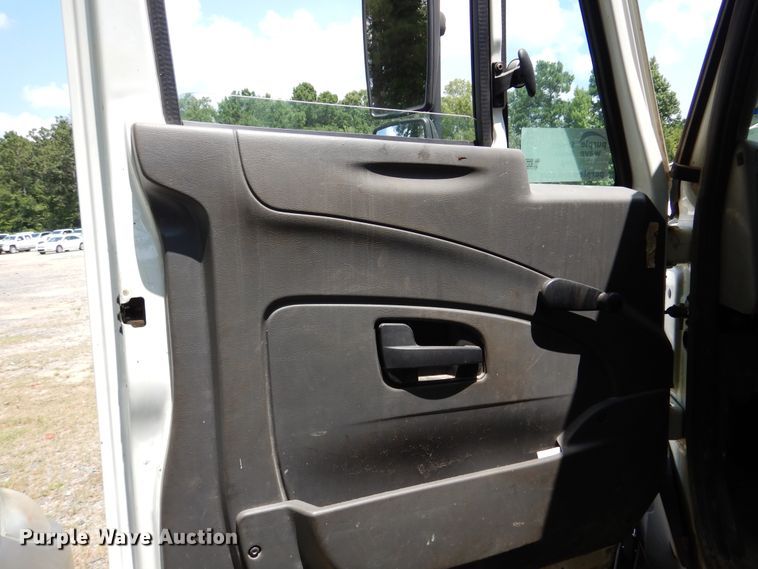 image for item DM6342 2012 International TerraStar  flatbed truck