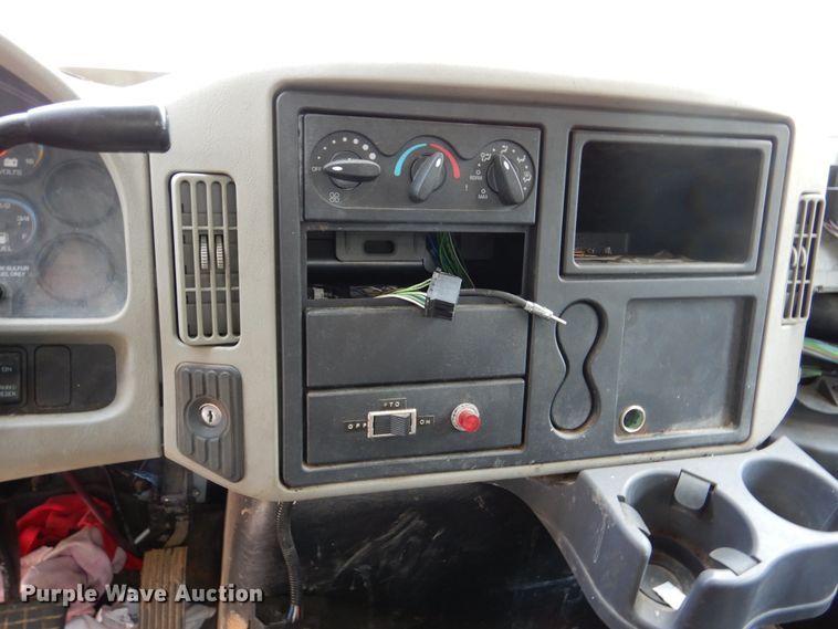 image for item DM6342 2012 International TerraStar  flatbed truck