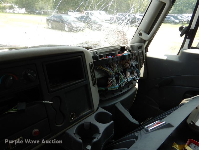 image for item DM6342 2012 International TerraStar  flatbed truck