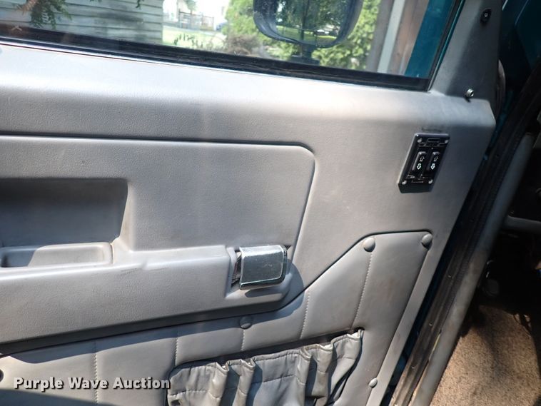 image for item DN1890 1994 Europa  RV