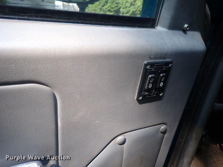 image for item DN1890 1994 Europa  RV