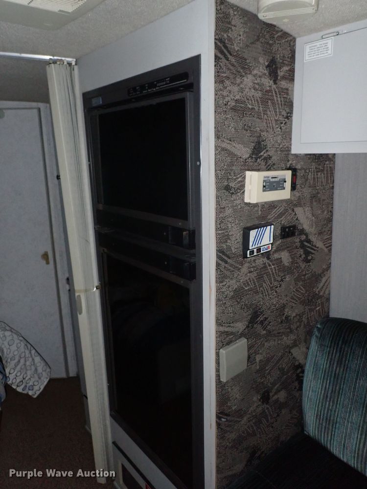 image for item DN1890 1994 Europa  RV