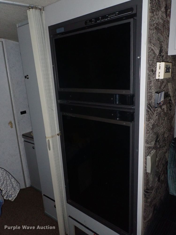 image for item DN1890 1994 Europa  RV