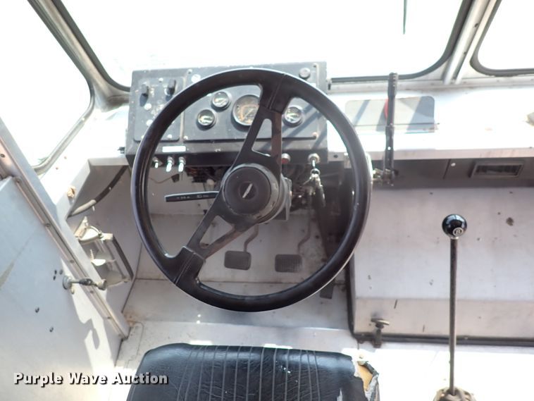 image for item DN1891 1994 Oshkosh MSN  food truck