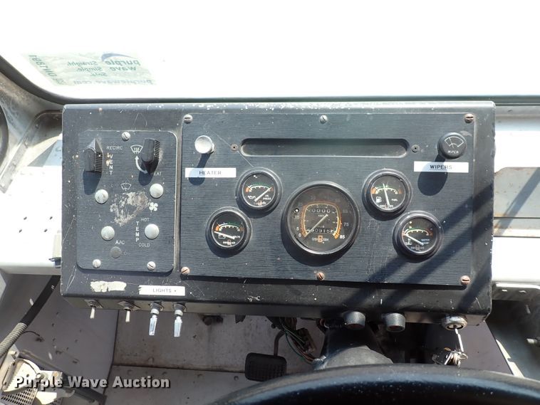 image for item DN1891 1994 Oshkosh MSN  food truck