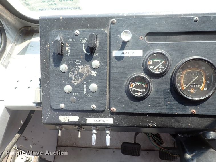 image for item DN1891 1994 Oshkosh MSN  food truck