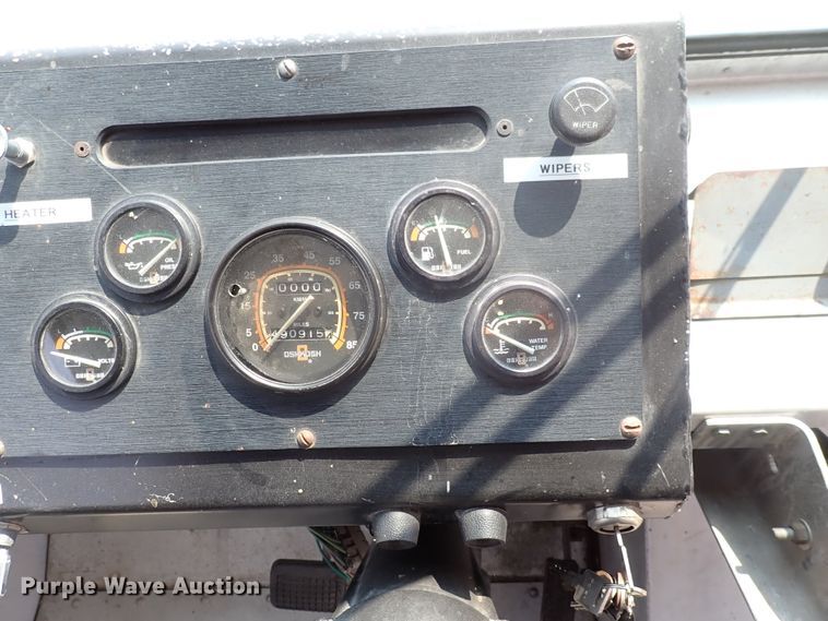 image for item DN1891 1994 Oshkosh MSN  food truck