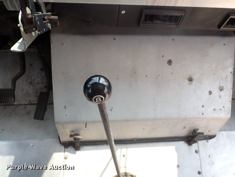 image for item DN1891 1994 Oshkosh MSN  food truck