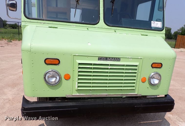 image for item DN1891 1994 Oshkosh MSN  food truck