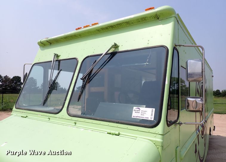 image for item DN1891 1994 Oshkosh MSN  food truck
