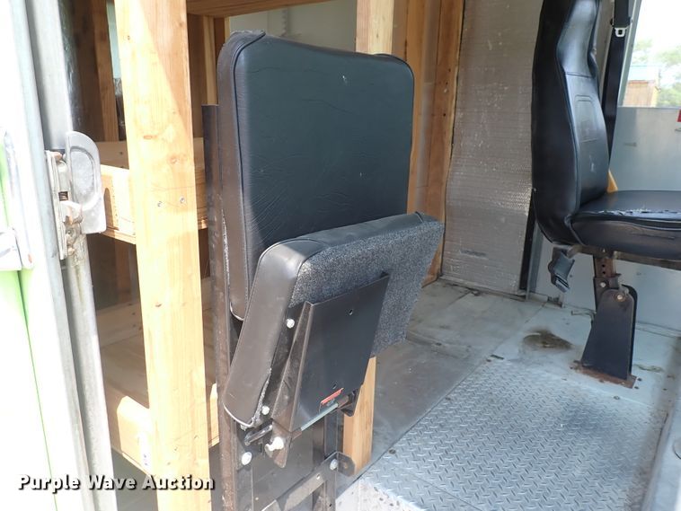 image for item DN1891 1994 Oshkosh MSN  food truck