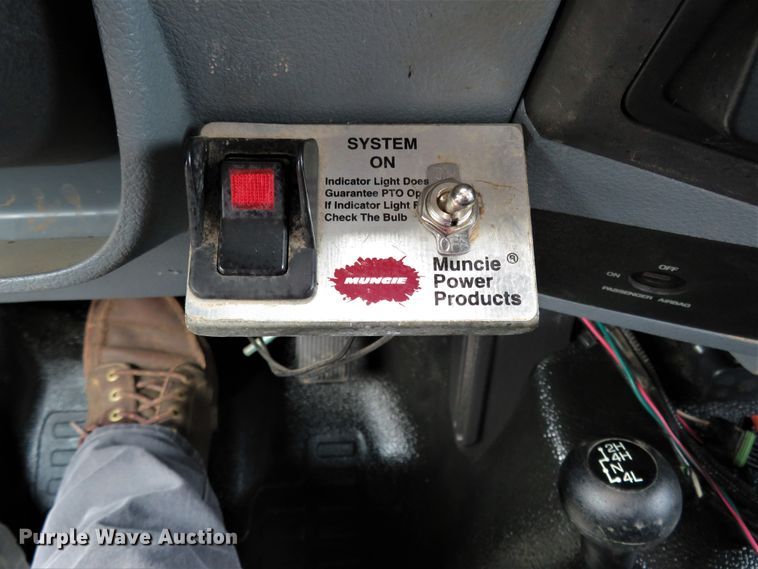 image for item FP9358 2015 Ford F550  flatbed truck