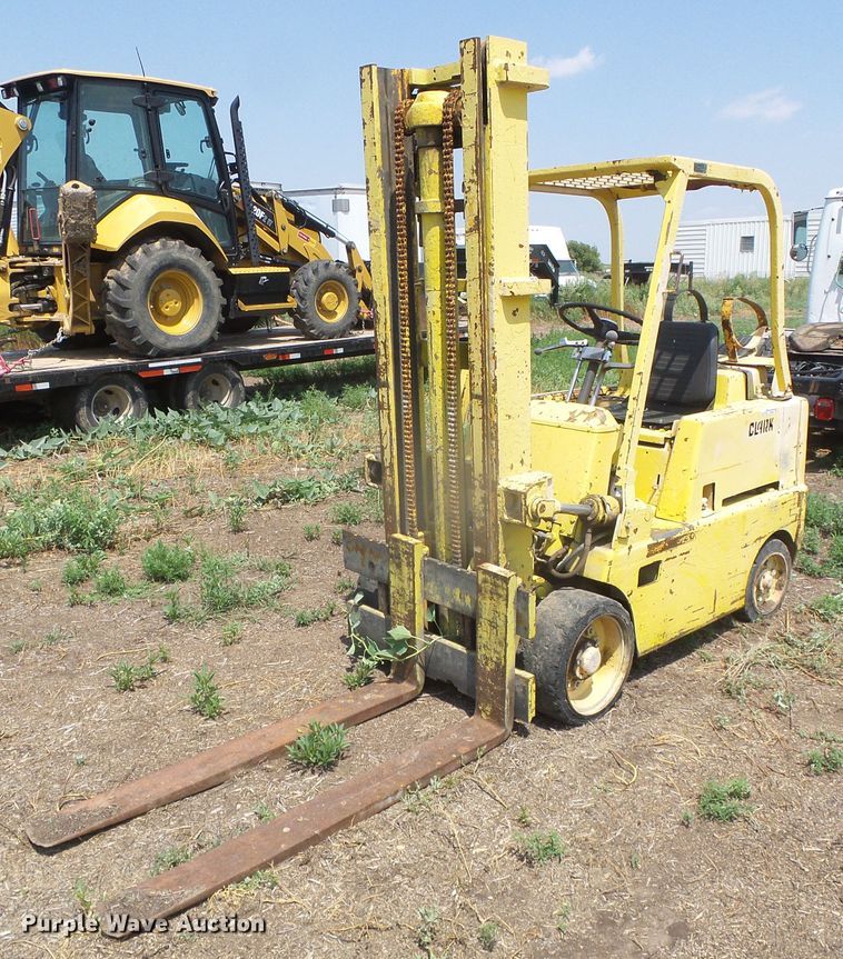 image for item GR9495 Clark  forklift