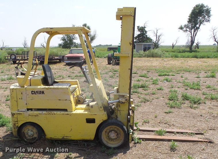 image for item GR9495 Clark  forklift
