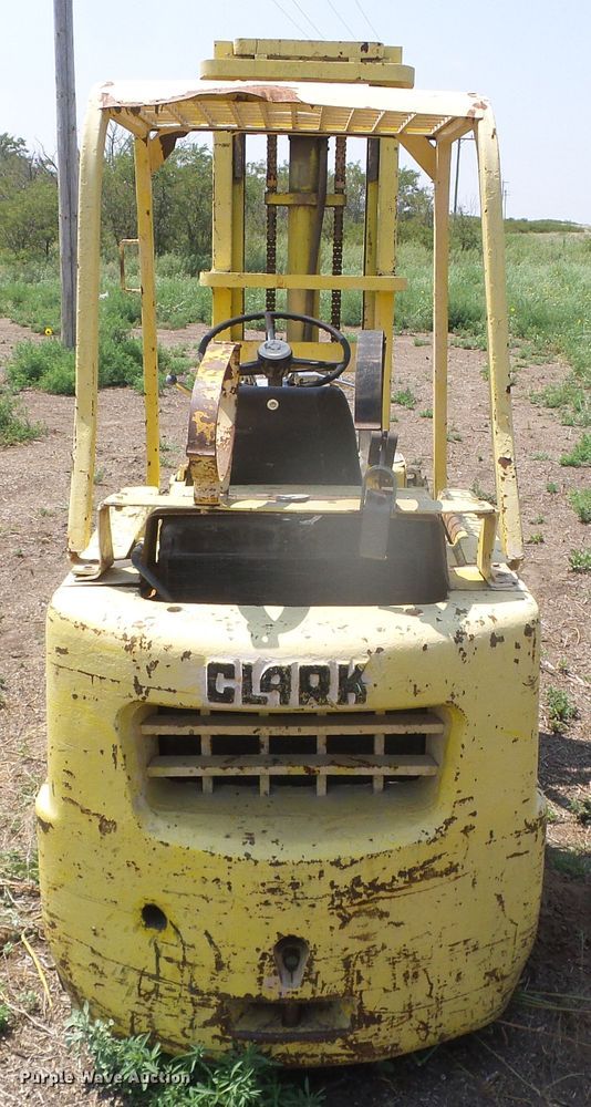 image for item GR9495 Clark  forklift
