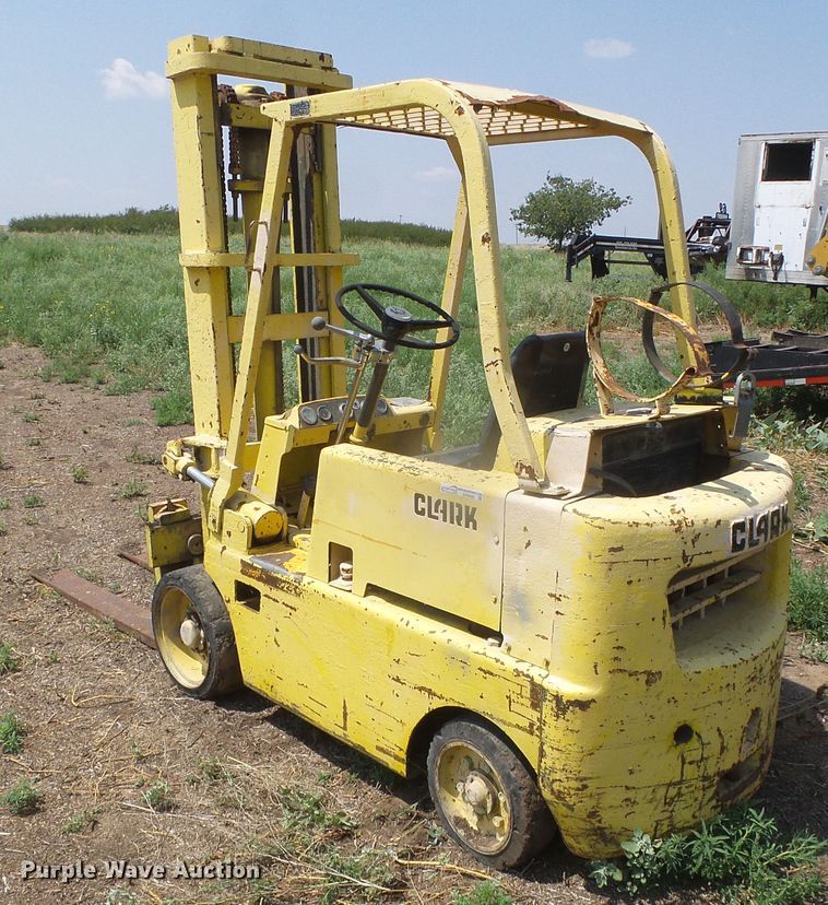 image for item GR9495 Clark  forklift