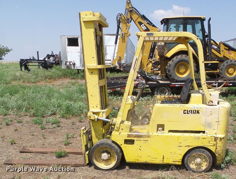 image for item GR9495 Clark  forklift