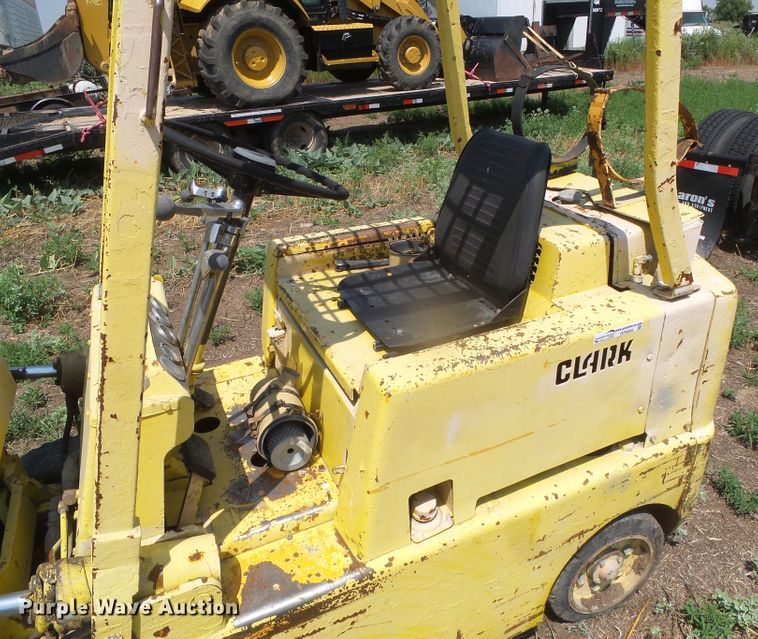 image for item GR9495 Clark  forklift