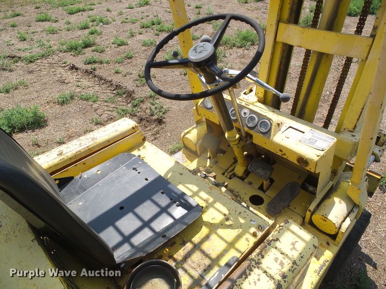 image for item GR9495 Clark  forklift