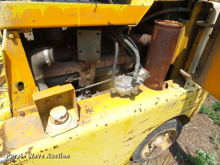 image for item GR9495 Clark  forklift