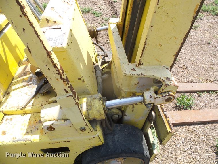 image for item GR9495 Clark  forklift