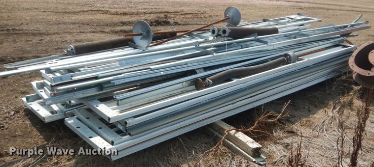 image for item HI9924 (2) garage doors