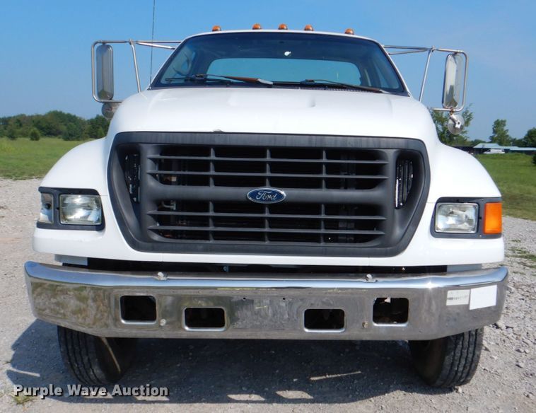 image for item HT9380 2002 Ford F650 Super Duty  truck cab and chassis