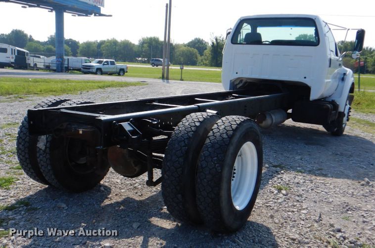 image for item HT9380 2002 Ford F650 Super Duty  truck cab and chassis