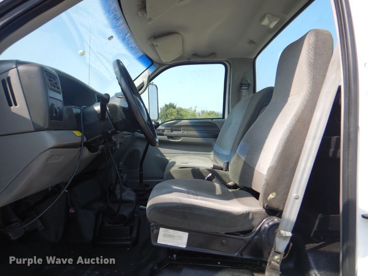 image for item HT9380 2002 Ford F650 Super Duty  truck cab and chassis