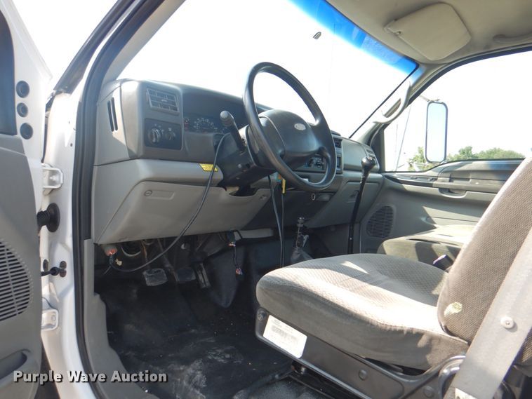 image for item HT9380 2002 Ford F650 Super Duty  truck cab and chassis