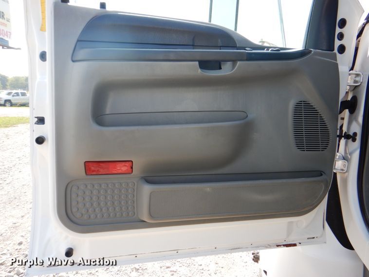 image for item HT9380 2002 Ford F650 Super Duty  truck cab and chassis