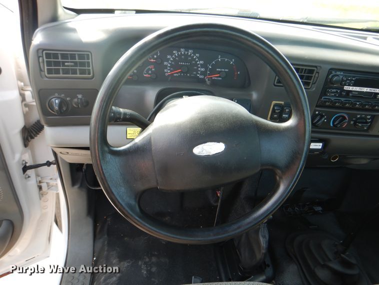 image for item HT9380 2002 Ford F650 Super Duty  truck cab and chassis