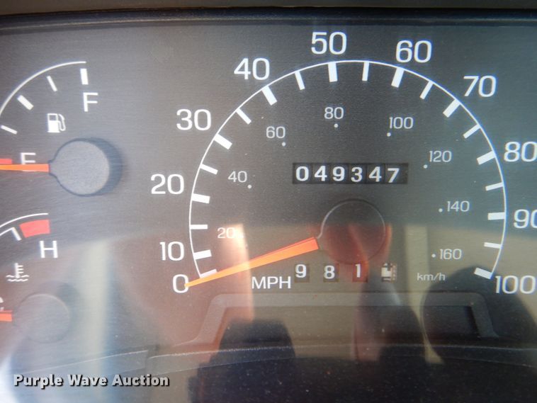 image for item HT9380 2002 Ford F650 Super Duty  truck cab and chassis