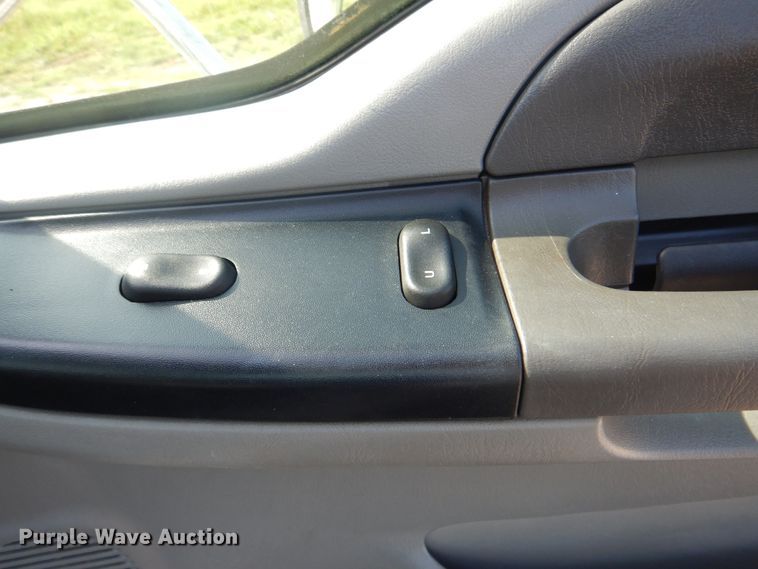 image for item HT9380 2002 Ford F650 Super Duty  truck cab and chassis