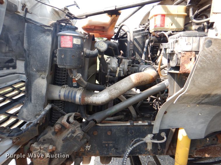 image for item HT9380 2002 Ford F650 Super Duty  truck cab and chassis