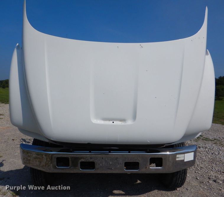 image for item HT9380 2002 Ford F650 Super Duty  truck cab and chassis