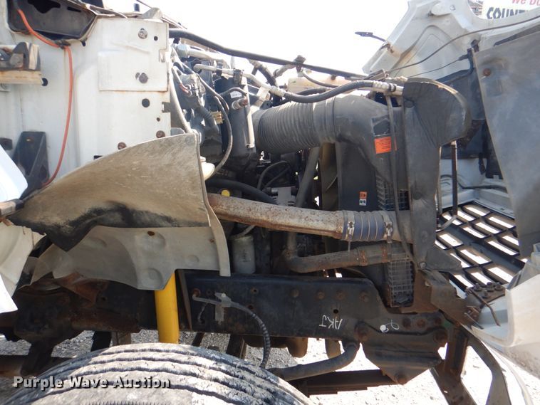 image for item HT9380 2002 Ford F650 Super Duty  truck cab and chassis