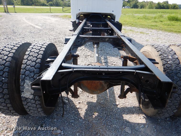 image for item HT9380 2002 Ford F650 Super Duty  truck cab and chassis