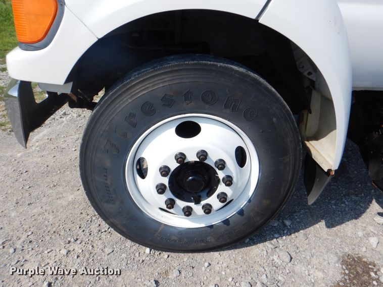 image for item HT9380 2002 Ford F650 Super Duty  truck cab and chassis