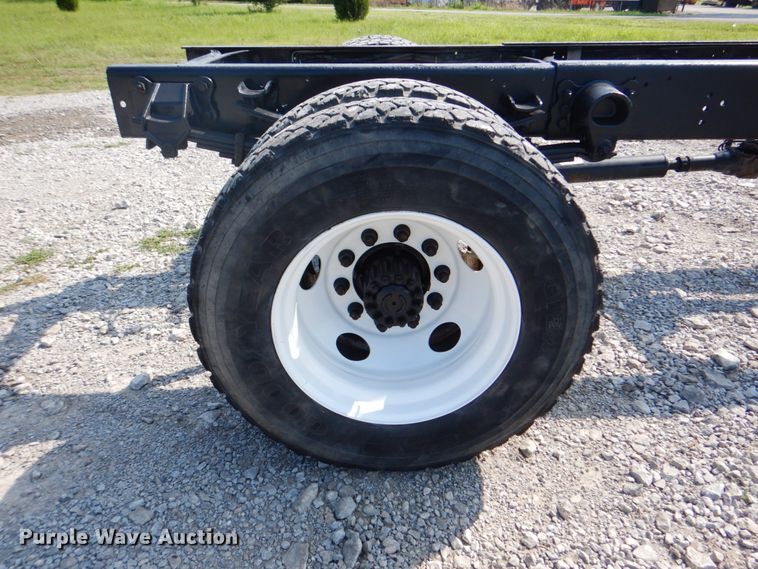 image for item HT9380 2002 Ford F650 Super Duty  truck cab and chassis