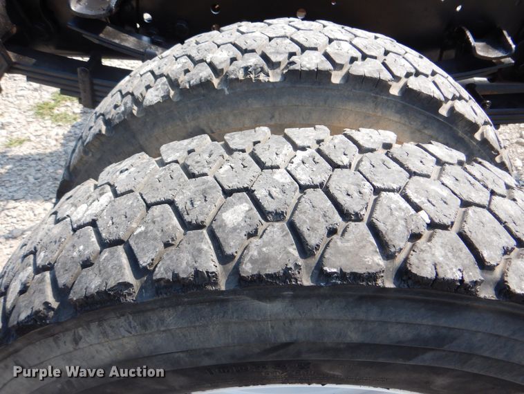 image for item HT9380 2002 Ford F650 Super Duty  truck cab and chassis