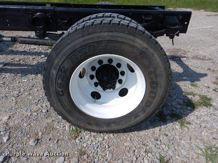 image for item HT9380 2002 Ford F650 Super Duty  truck cab and chassis