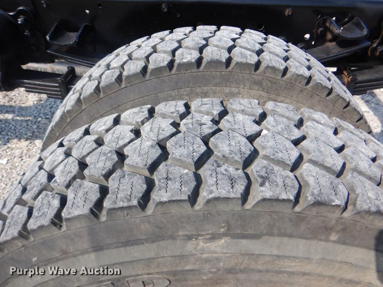 image for item HT9380 2002 Ford F650 Super Duty  truck cab and chassis