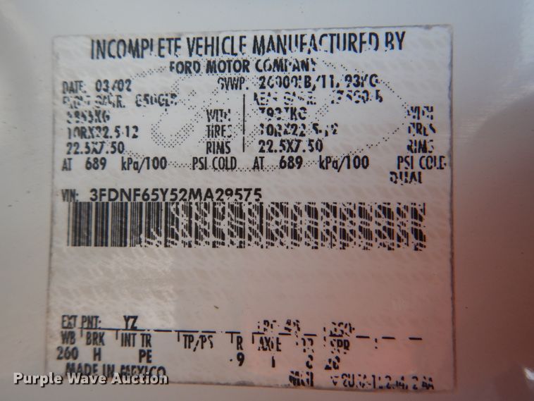 image for item HT9380 2002 Ford F650 Super Duty  truck cab and chassis