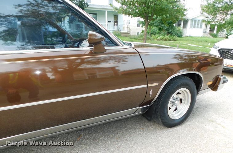 image for item HX9448 1979 Oldsmobile Cutlass Supreme Brougham