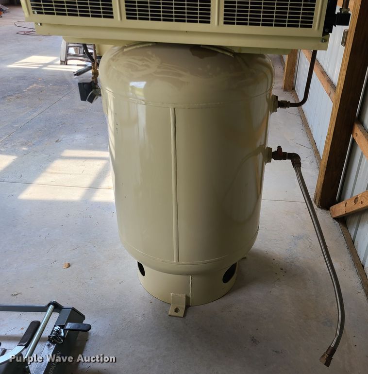 image for item IC9873 2019 Ingersoll Rand 2545K10-P  air compressor
