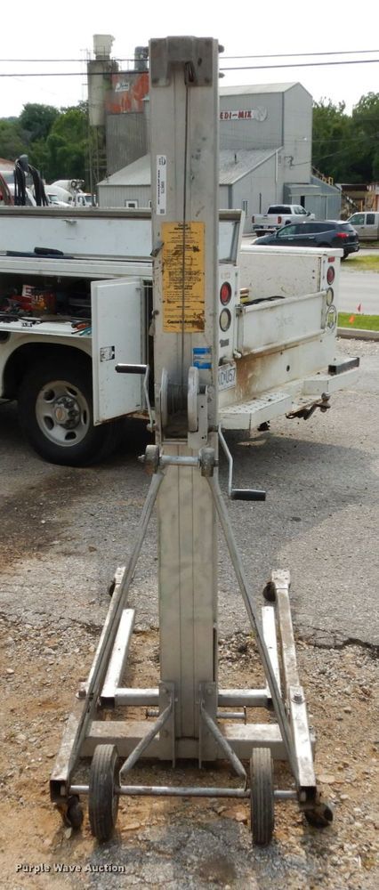 image for item II9675 Genie SL-13  lift