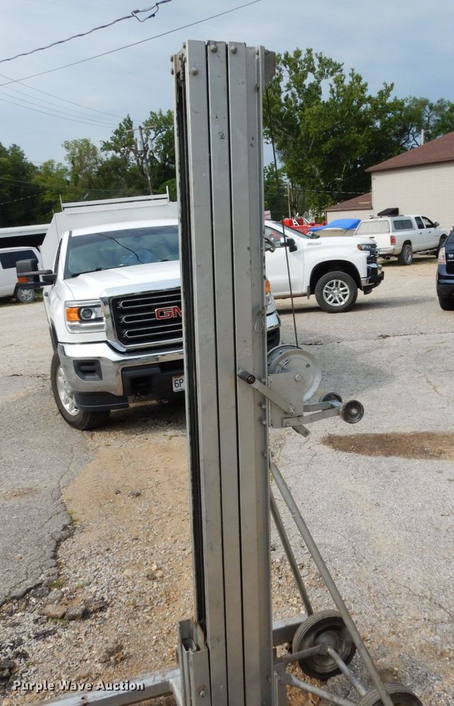 image for item II9675 Genie SL-13  lift