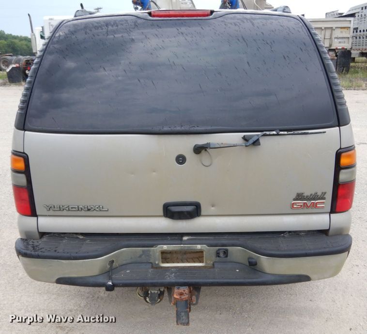 image for item II9691 2005 GMC Yukon XL  SUV