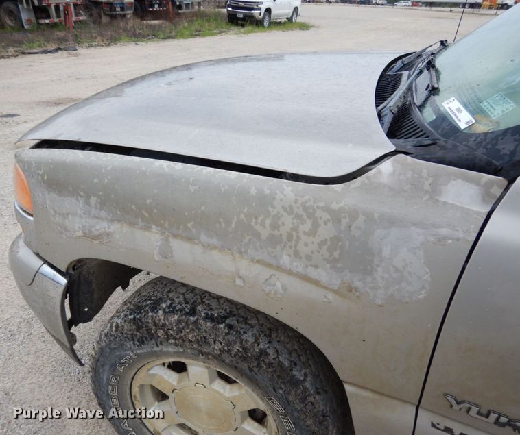 image for item II9691 2005 GMC Yukon XL  SUV